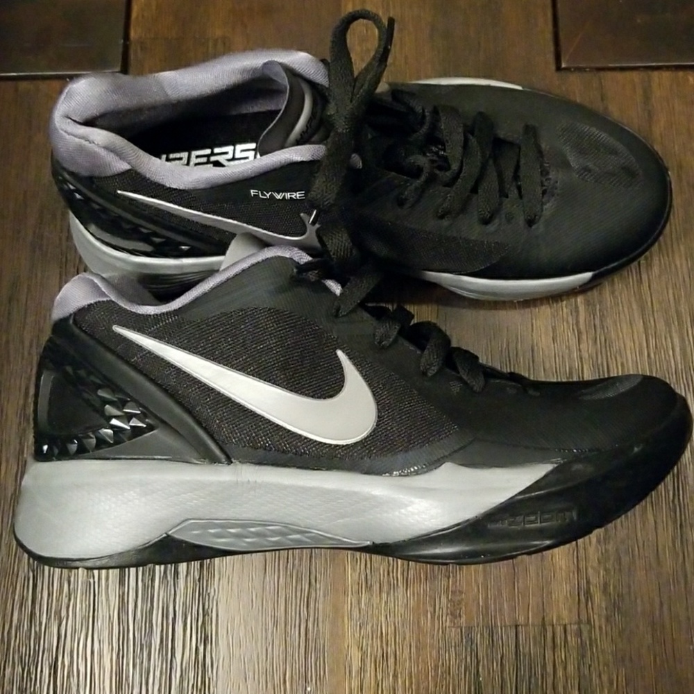 😎😎NEW Boys Nike Shoes